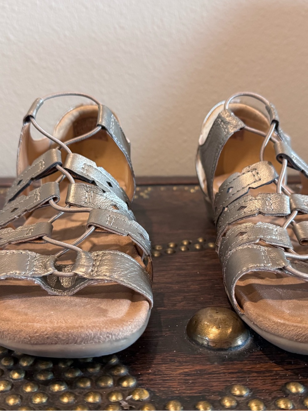Earth Origins Metallic Silver Lace-Up Gladiator Sandals WOMANS SZ 10 - Picture 2 of 9